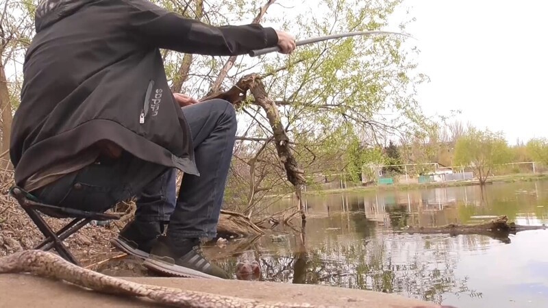 летняя рыбалка маховой удочкой видео