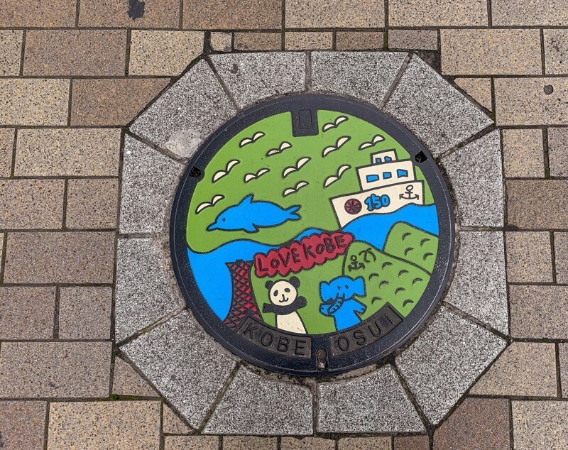 Особенности национального оформления канализационных люков в Японии