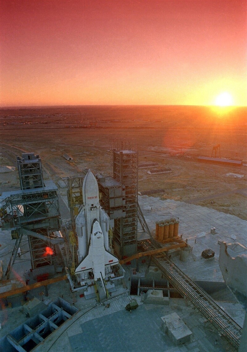 МТКК «Буран» на сверхтяжёлом ракетоносителе «Энергия». СССР, ноябрь 1988 года.