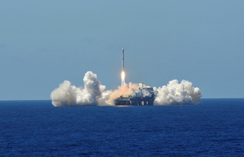 Запуск ракеты с морской стартовой платформы «Одиссей».