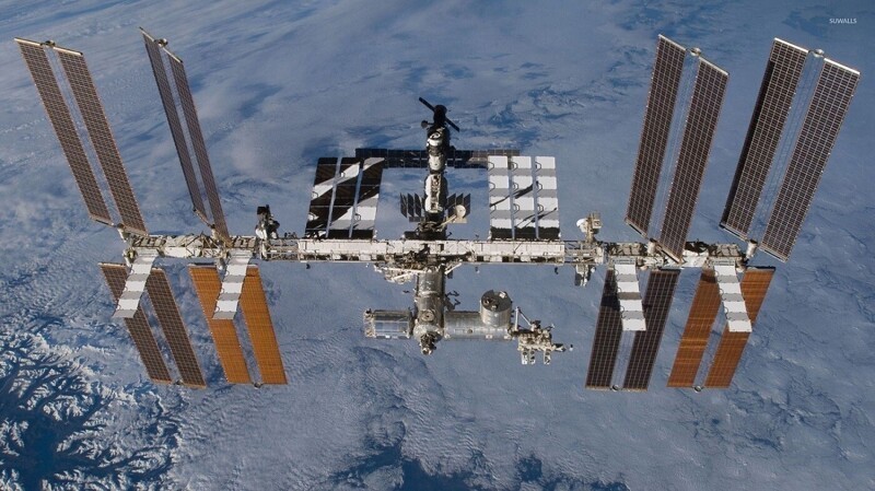 Международная космическая станция (МКС) на орбите.