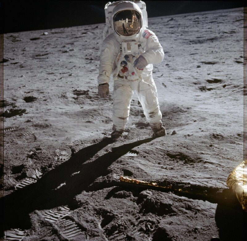 Американский астронавт Эдвин (Базз) Олдрин на поверхности Луны, июль 1969 года.