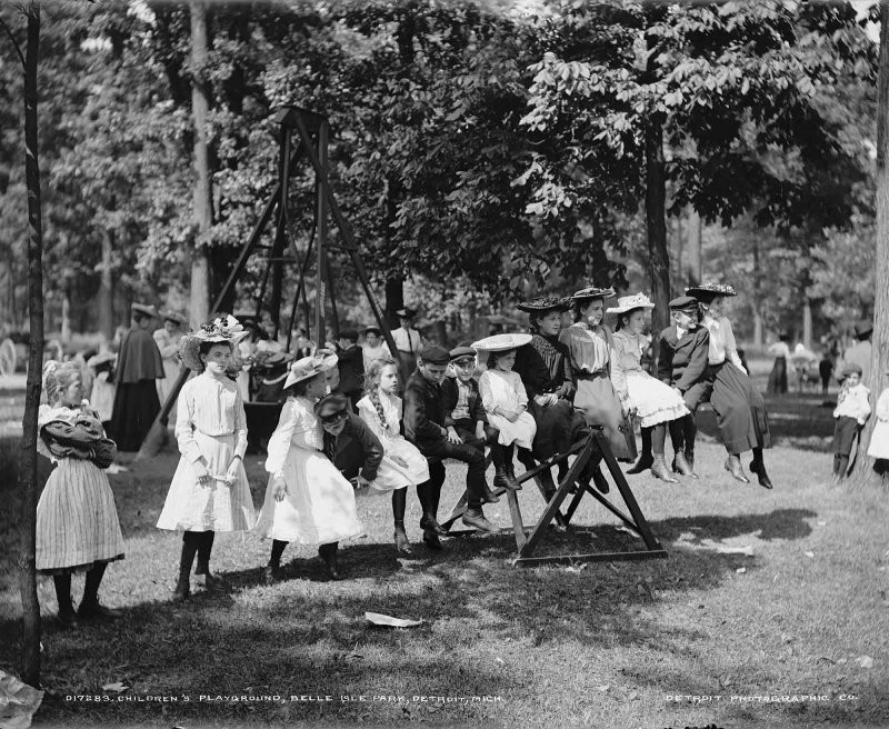 Детская площадка, Belle Isle Park, Детройт, Мичиган. 1900–1905.