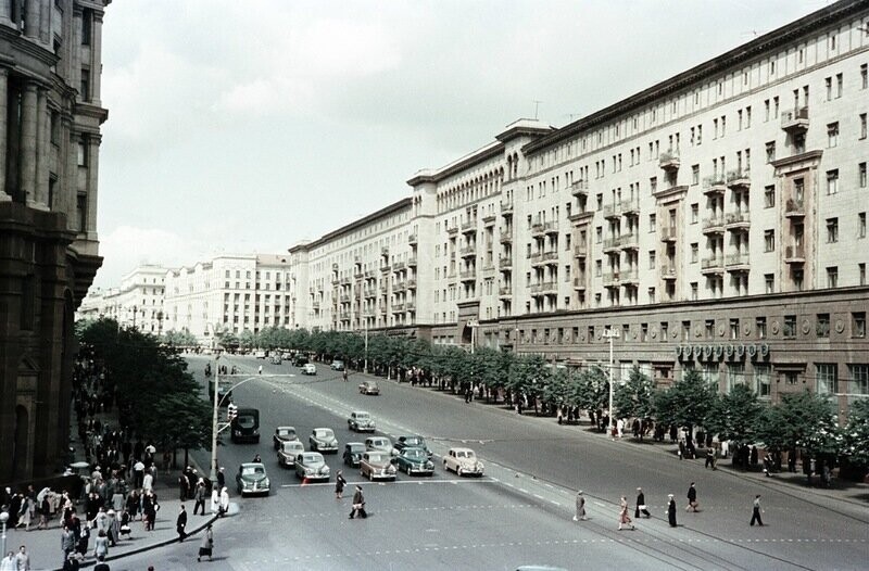 Москва 1950-ых на цветных фотографиях