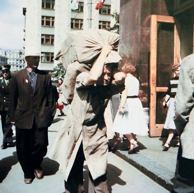 Москва 1950-ых на цветных фотографиях