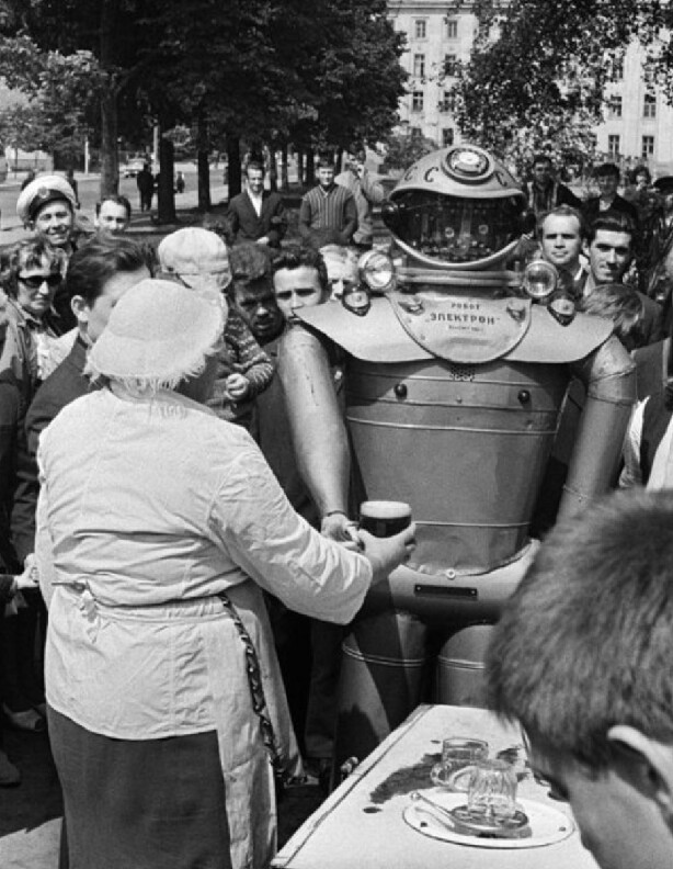 Советский робот «Электрон». Калининград, 1969 г.
