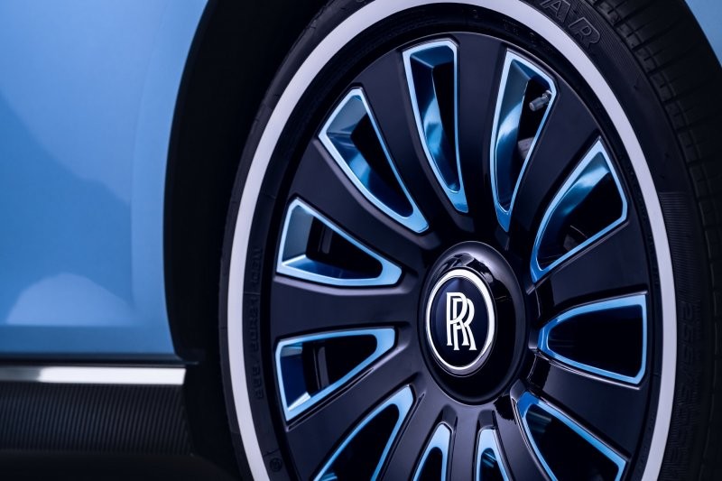 Rolls-Royce за два миллиарда рублей: Jay-Z и Бейонсе приобрели новый эксклюзивный автомобиль