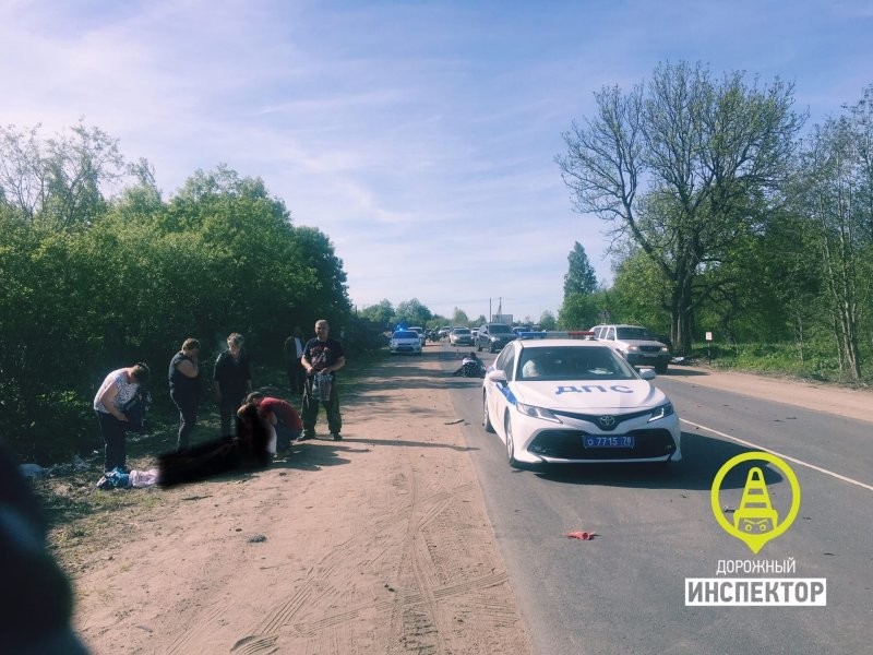 Авария дня.  Двое школьников насмерть разбились на скутере в Ленинградской области