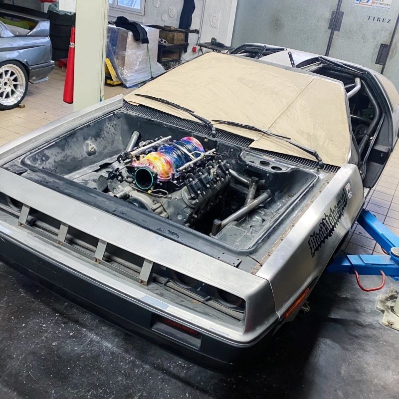 «Drift to the Future» — француз создал DeLorean с двигателем V8 спереди