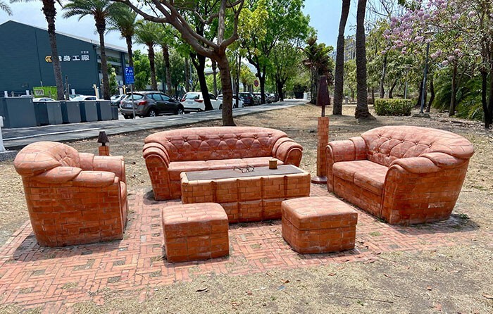 Комплект кирпичной мебели для улицы
