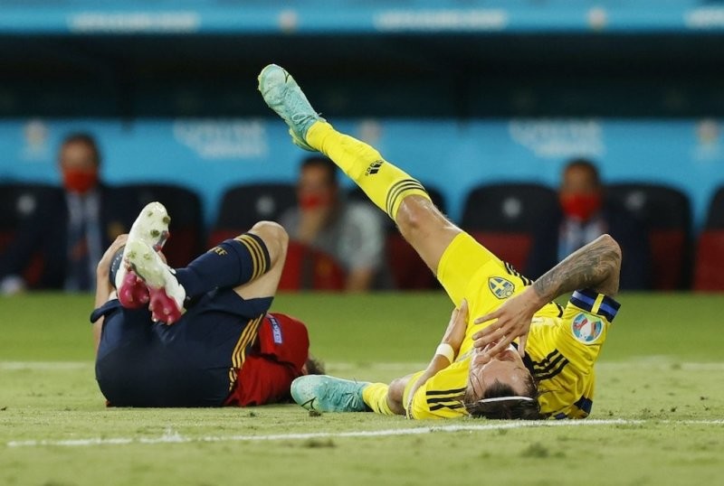 Сборная Испании сыграла вничью со шведами в матче чемпионата Европы по футболу