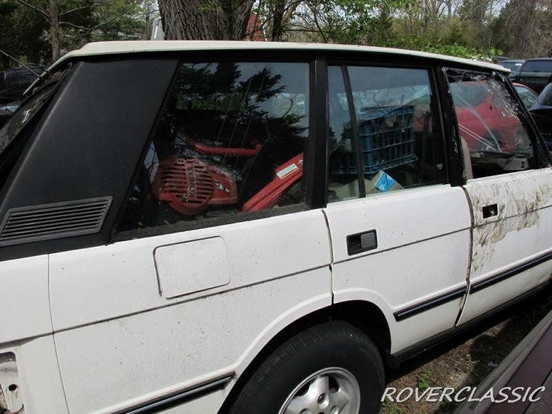 16 ветхих классических Range Rover хотят продать за 73 тысячи долларов 