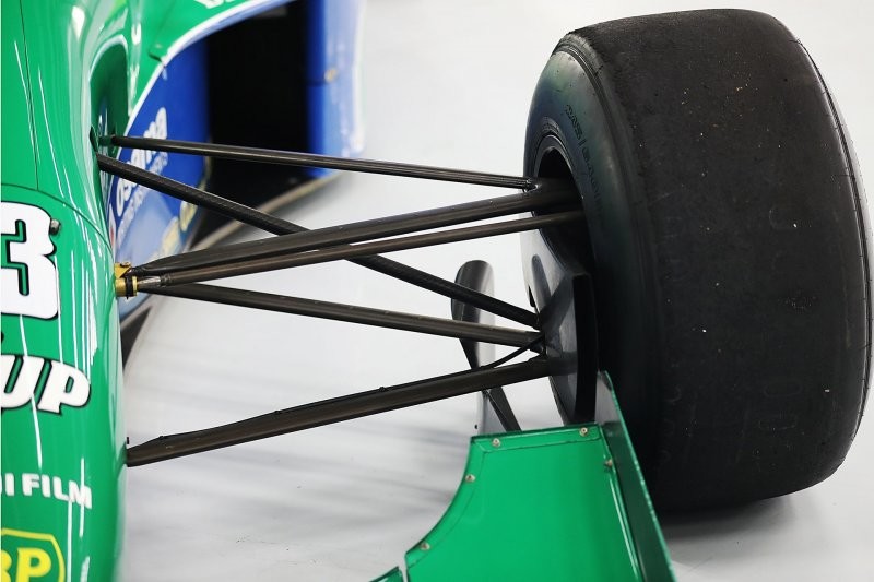 Первый гоночный болид F1 Михаэля Шумахера выставлен на продажу