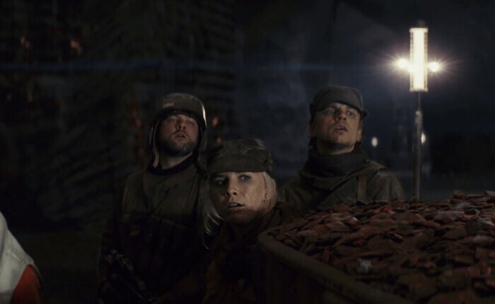 В фильме «Звездные войны: Последний джедай» (2017) этих солдат-повстанцев играют дети Марка Хэмилла. Слева направо: Натан Хэмилл, Челси Хэмилл и Гриффин Хэмилл
