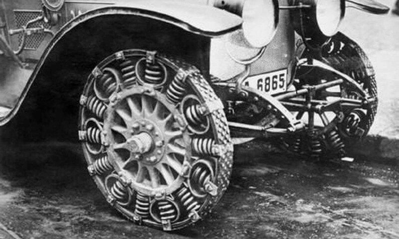 Из-за нехватки каучука, в Германии создали шины из пружин, 1917 г.