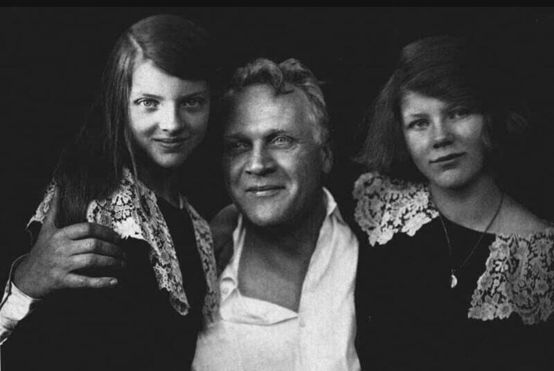 Фёдор Шаляпин с дочерьми Мариной и Марфой