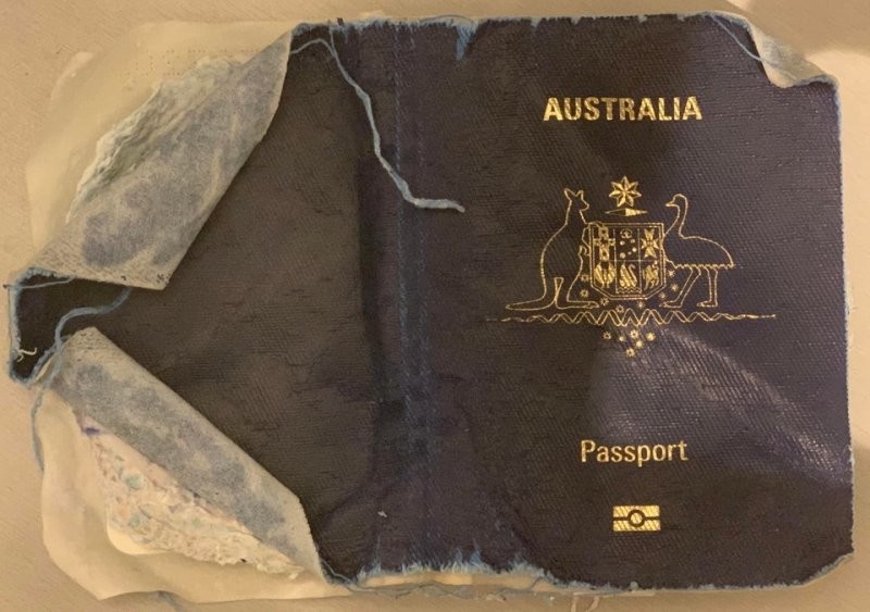 Случайно постирал паспорт жены