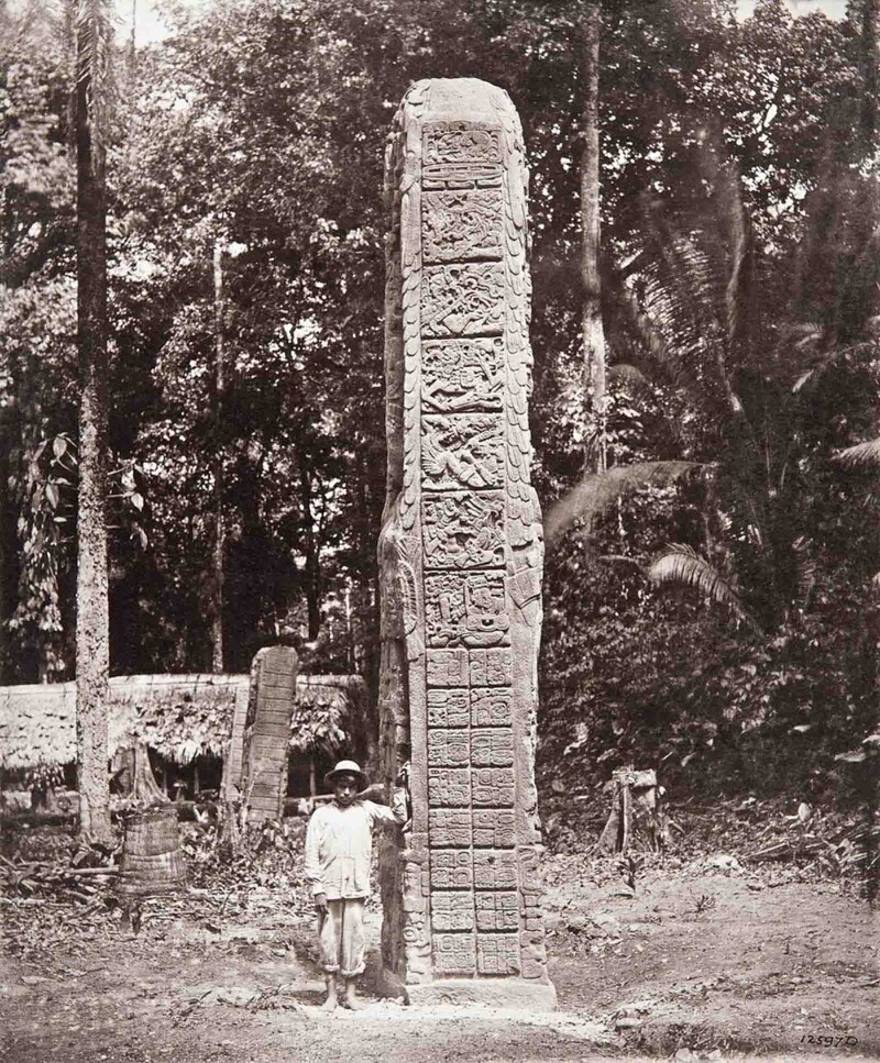 Стелла в Копане, датируемая 766 г.н.э. Фото 1890 г.