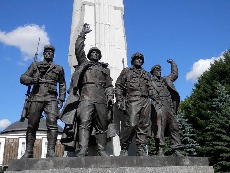 Памятник антигитлеровской коалиции, Москва