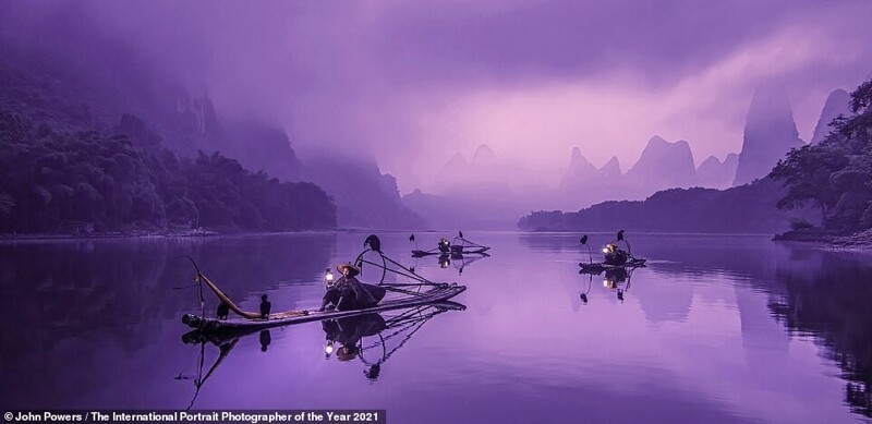 Трое рыбаков на реке Ли в Гуйлине, Китай. Фотограф John Powers