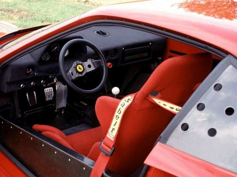 Раллийный Ferrari 288 GTO Evoluzione, ставший прототипом для Ferrari F40