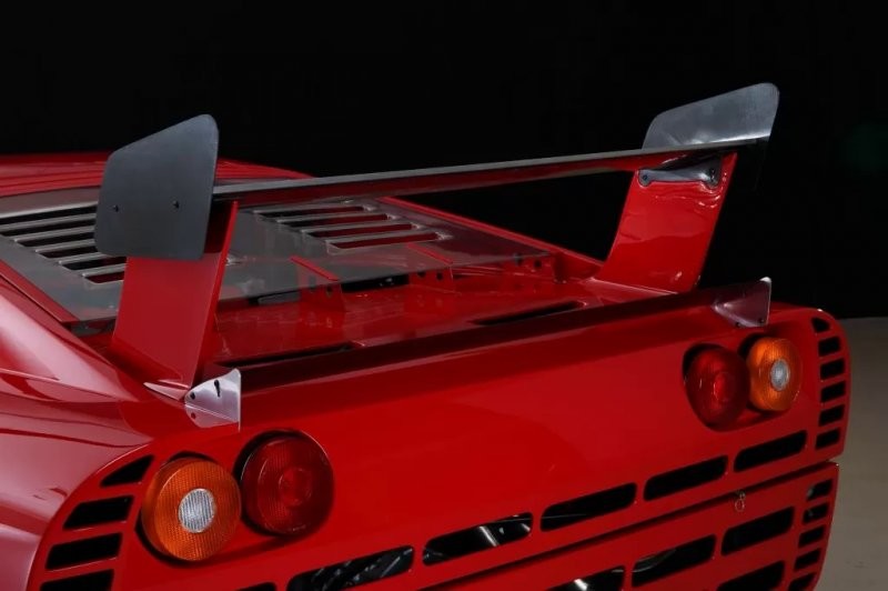 Раллийный Ferrari 288 GTO Evoluzione, ставший прототипом для Ferrari F40