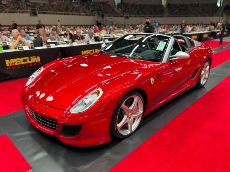 10. Ferrari 599 SA Aperta 2011 года продан за $880,000 (67 800 000 руб.)