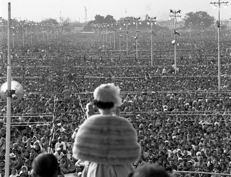 Елизавета II выступает перед гражданами Индии, 1961 год