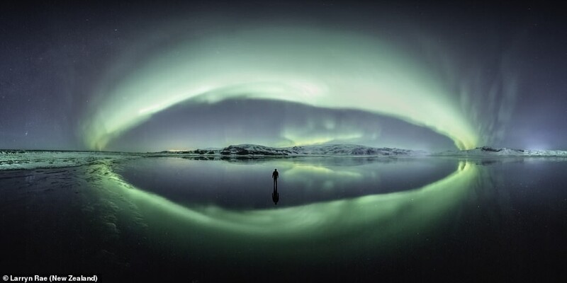"Исландский вихрь", Ларрин Рэй. Панорама Северного сияния в Исландии на 250 градусов, сделанная морозной зимней ночью