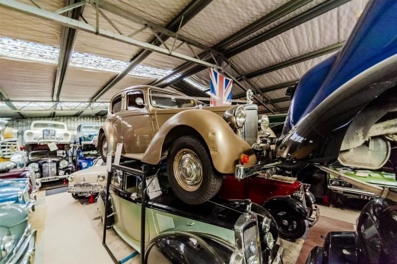 Самая большая в мире коллекция классических британских автомобилей из Новой Зеландии