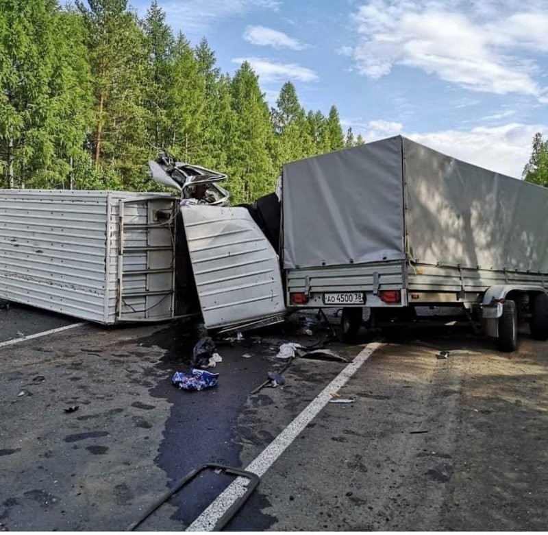 Авария дня. Отец и дочь погибли в ДТП в Иркутской области