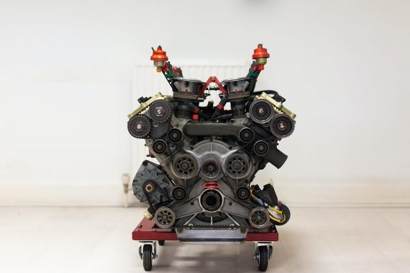 Двигатель Alfa Romeo V10 из Формулы-1 выставили на продажу 