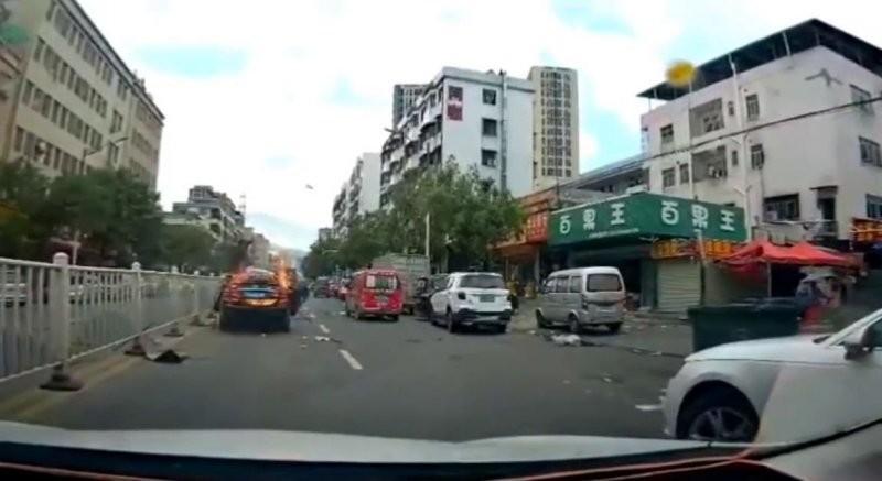 Toyota Camry с газовым оборудованием взорвалась на оживленной улице в Китае