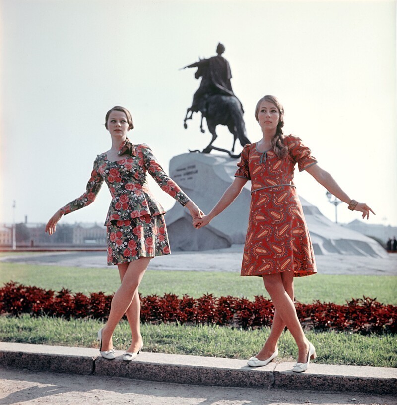 Советские модели демонстрируют новые наряды, 1968 год.