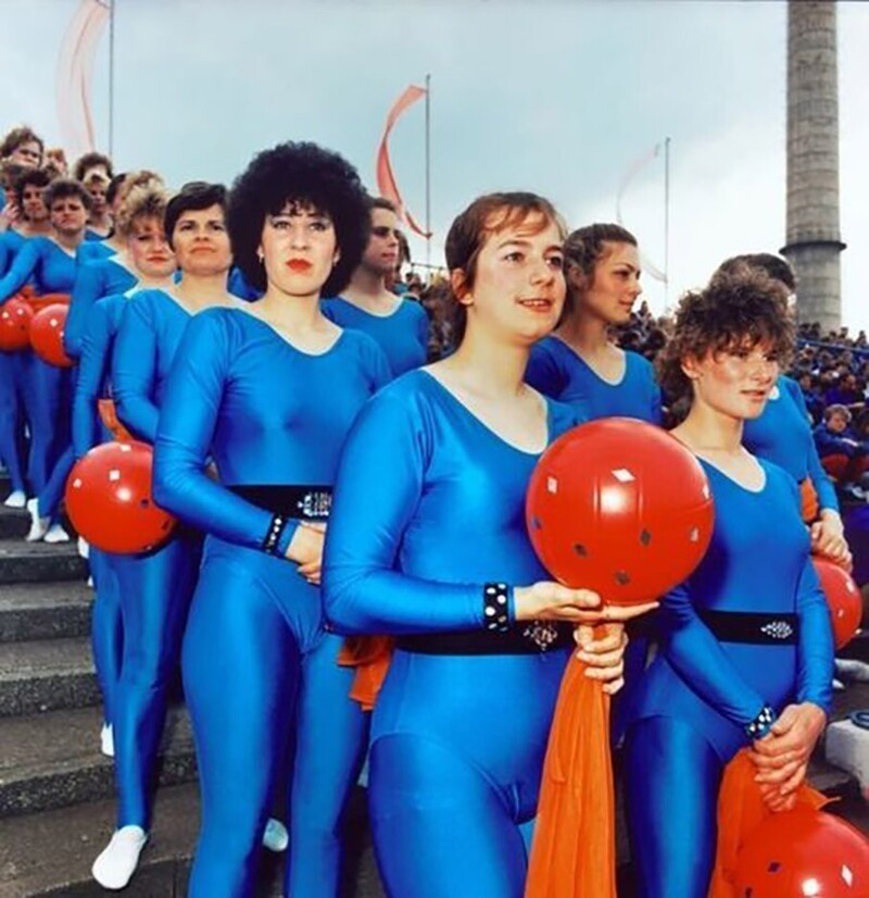 ГДР 80-ые. Девушки в синем.