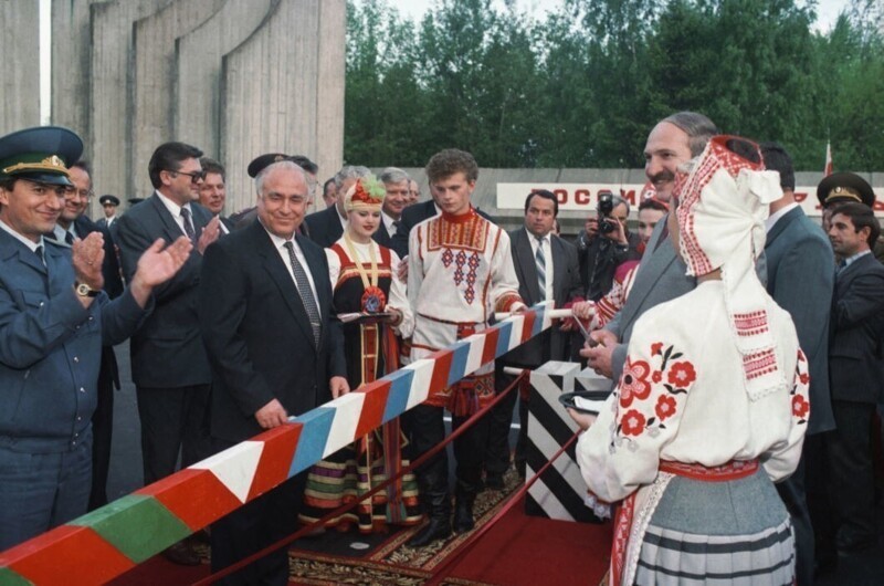 26 мая 1995 торжественное снятие границы между Россией и Белоруссией