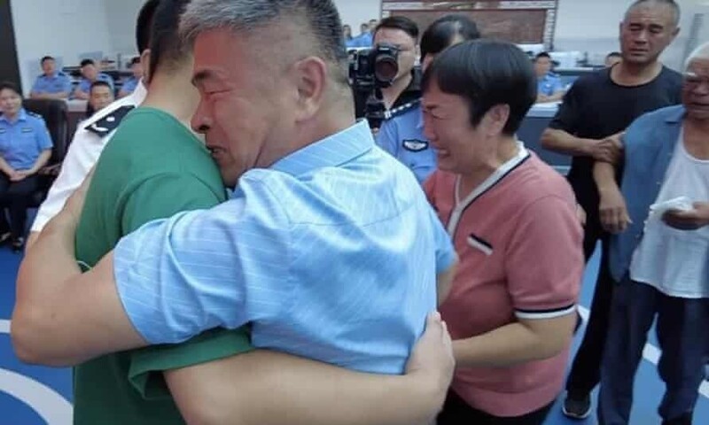 Китаец нашел пропавшего сына 24 года спустя
