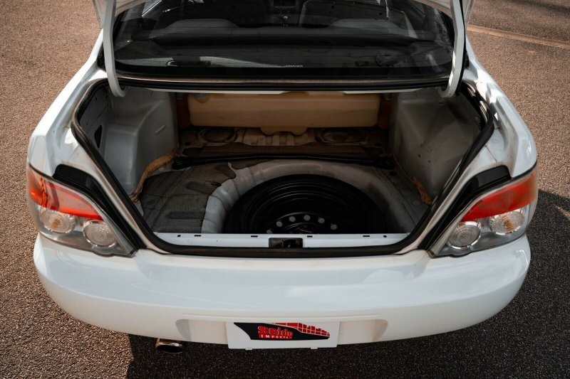 16-летний Subaru Impreza WRX STi на "штамповках", без кондиционера и электрических стеклоподъемников
