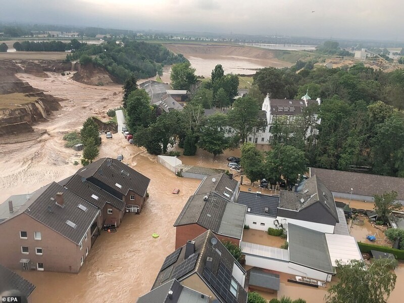 Подробный фоторепортаж о наводнении в Германии и Бельгии