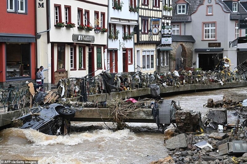 Подробный фоторепортаж о наводнении в Германии и Бельгии