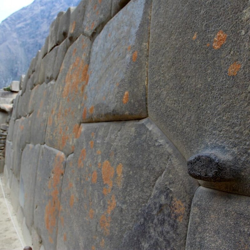 Перуанские легенды о соке растения, размягчающем камень