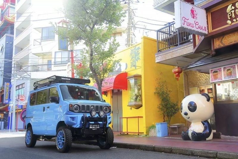 «Пересадка лица»: японцы научились стилизовать фургончики Suzuki Every под новый Jimny