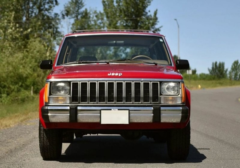 Jeep Cherokee в состоянии «капсулы времени»: заветная мечта пацанов из девяностых