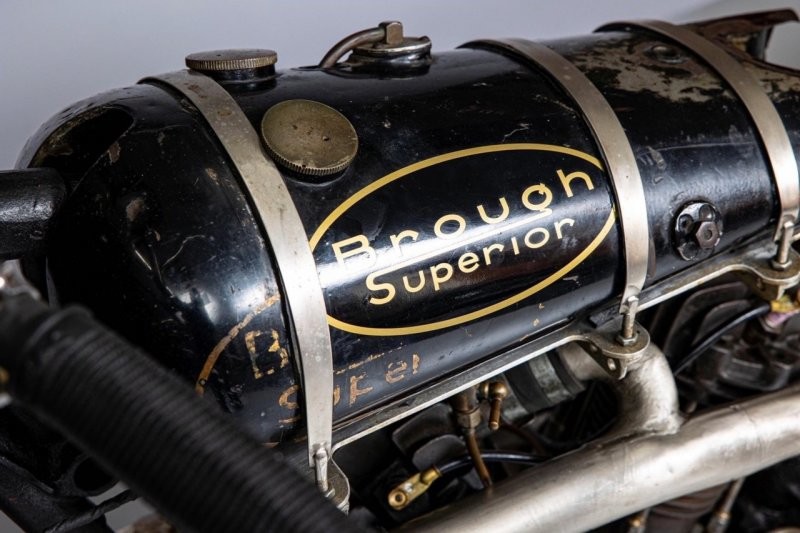 Репродукция мотоцикла Brough Superior SS100 от Эвана Кэмерона