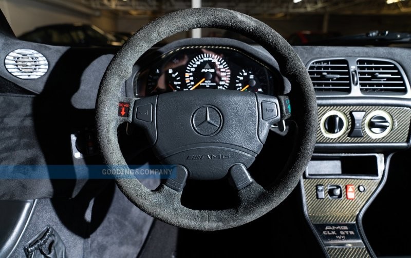 Отличное вложение денег: Mercedes-Benz AMG CLK GTR подорожал в два раза за три года и теперь стоит 10 миллионов долларов