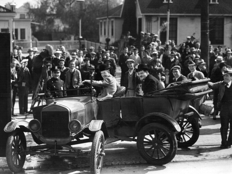 Демонстрация очередного изобретения. Лос-Анджелес. 1924 год