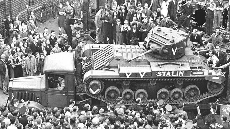 Английский танк «Валентайн» перед отправкой в СССР по ленд-лизу