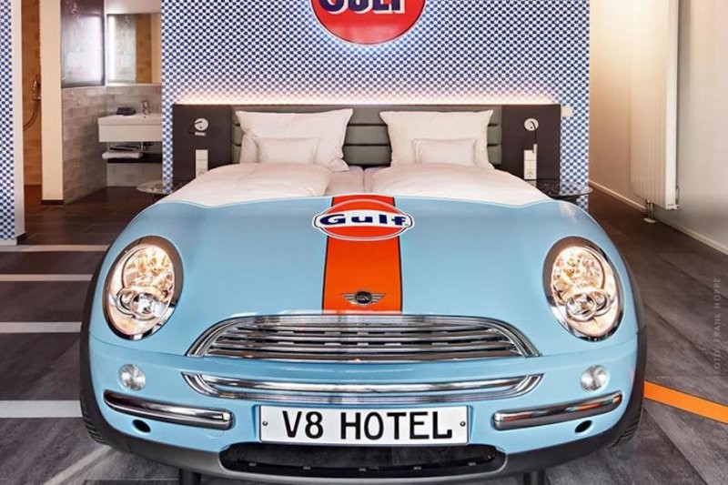 Отель V8 в Штутгарте — мечта автолюбителя