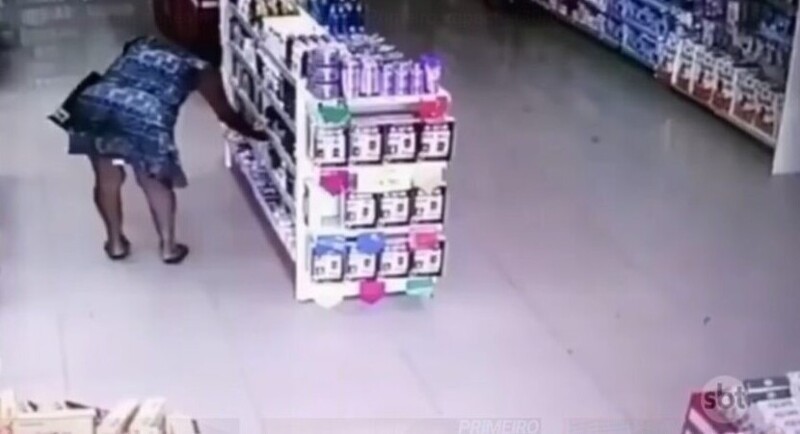 Женщина упала в обморок во время кражи из аптеки