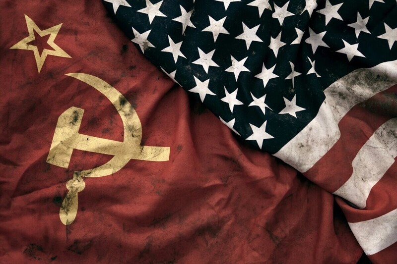 Поздний СССР и поздние США: 10 сходств и совпадений